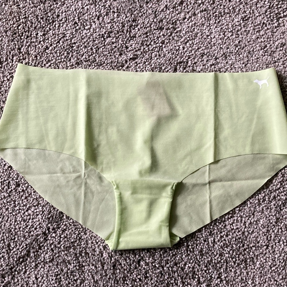NWT PINK no show hipster